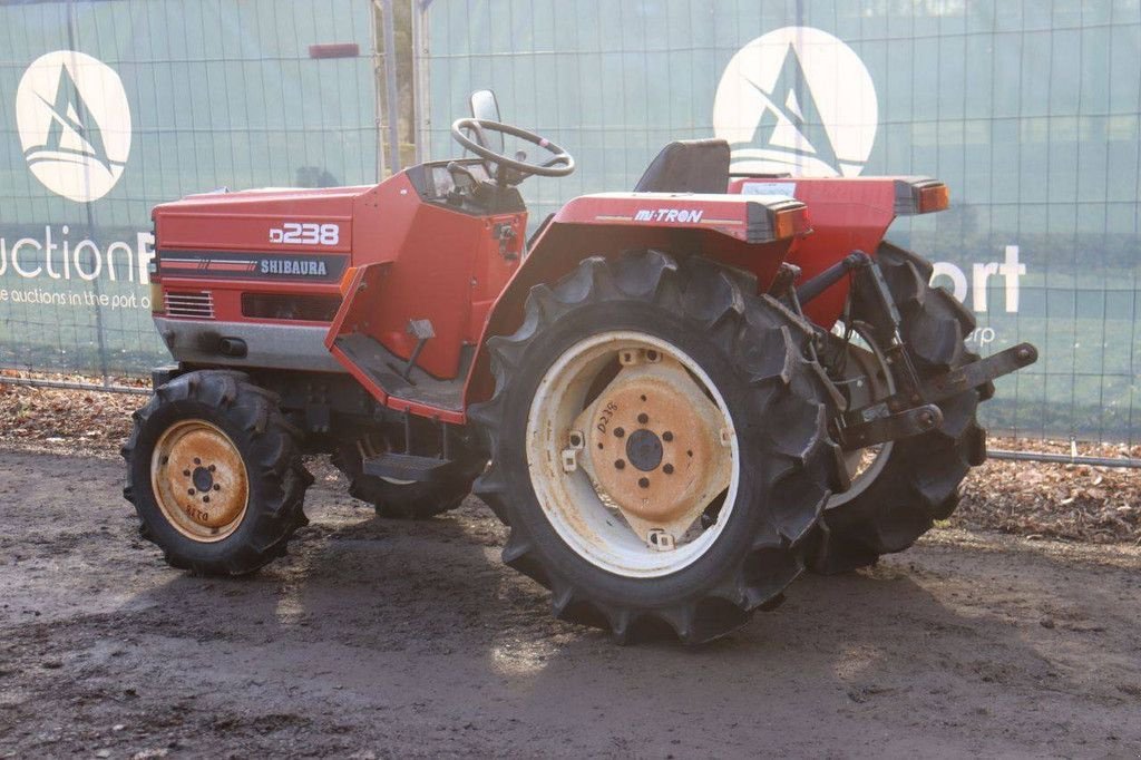 Traktor des Typs Shibaura D238, Gebrauchtmaschine in Antwerpen (Bild 3)