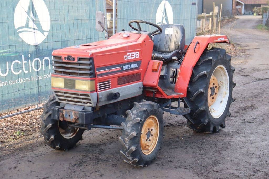 Traktor типа Shibaura D238, Gebrauchtmaschine в Antwerpen (Фотография 10)
