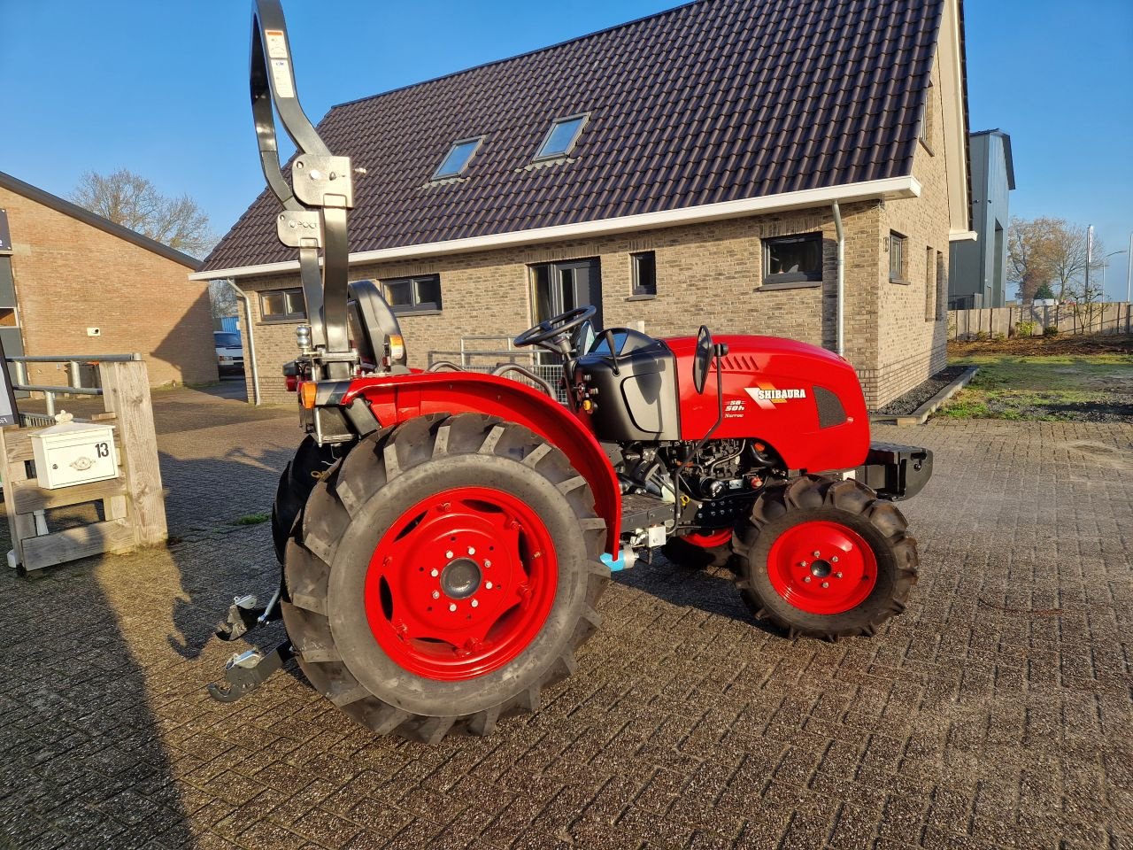 Traktor des Typs Shibaura SB50H, Neumaschine in Smilde (Bild 3)