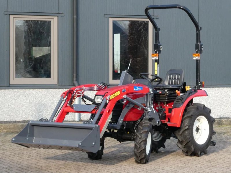 Traktor of the type Shibaura ST318 4wd / 0635 Draaiuren / Voorlader, Gebrauchtmaschine in Swifterband