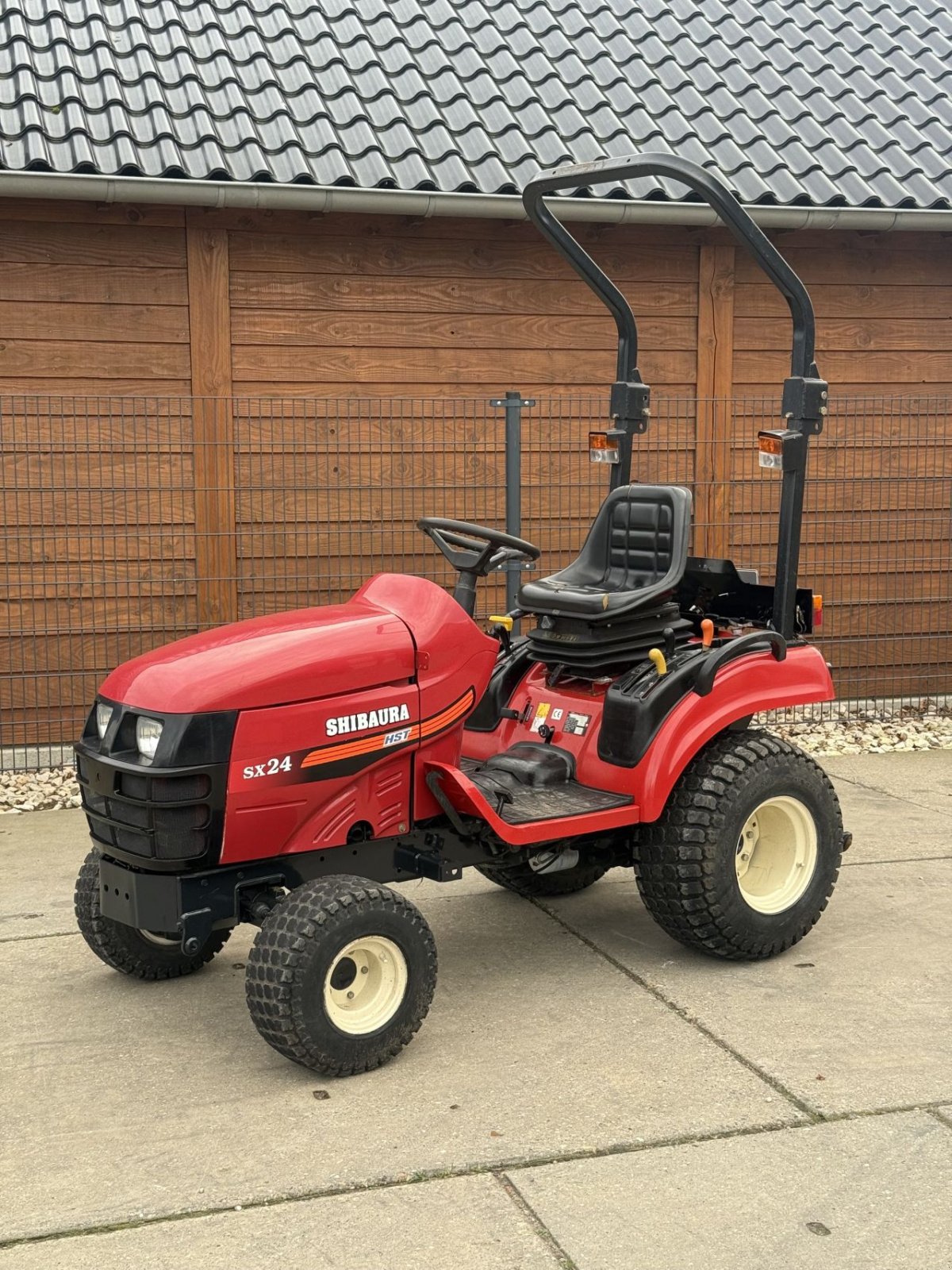 Traktor des Typs Shibaura Sx24, Gebrauchtmaschine in Wadenoijen (Bild 1)