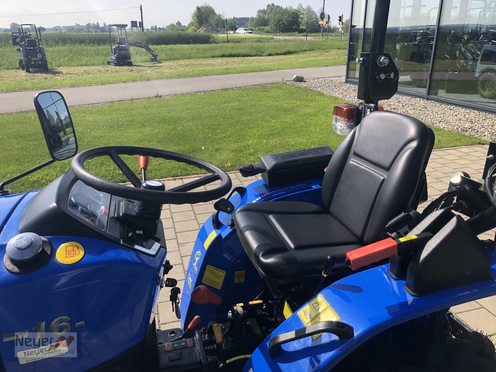 Traktor of the type Solis 16, Neumaschine in Bad Waldsee Mennisweiler (Picture 5)