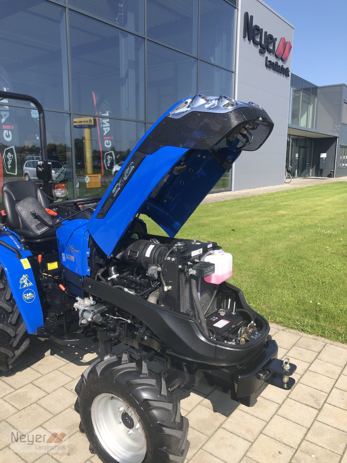 Traktor of the type Solis 16, Neumaschine in Bad Waldsee Mennisweiler (Picture 8)