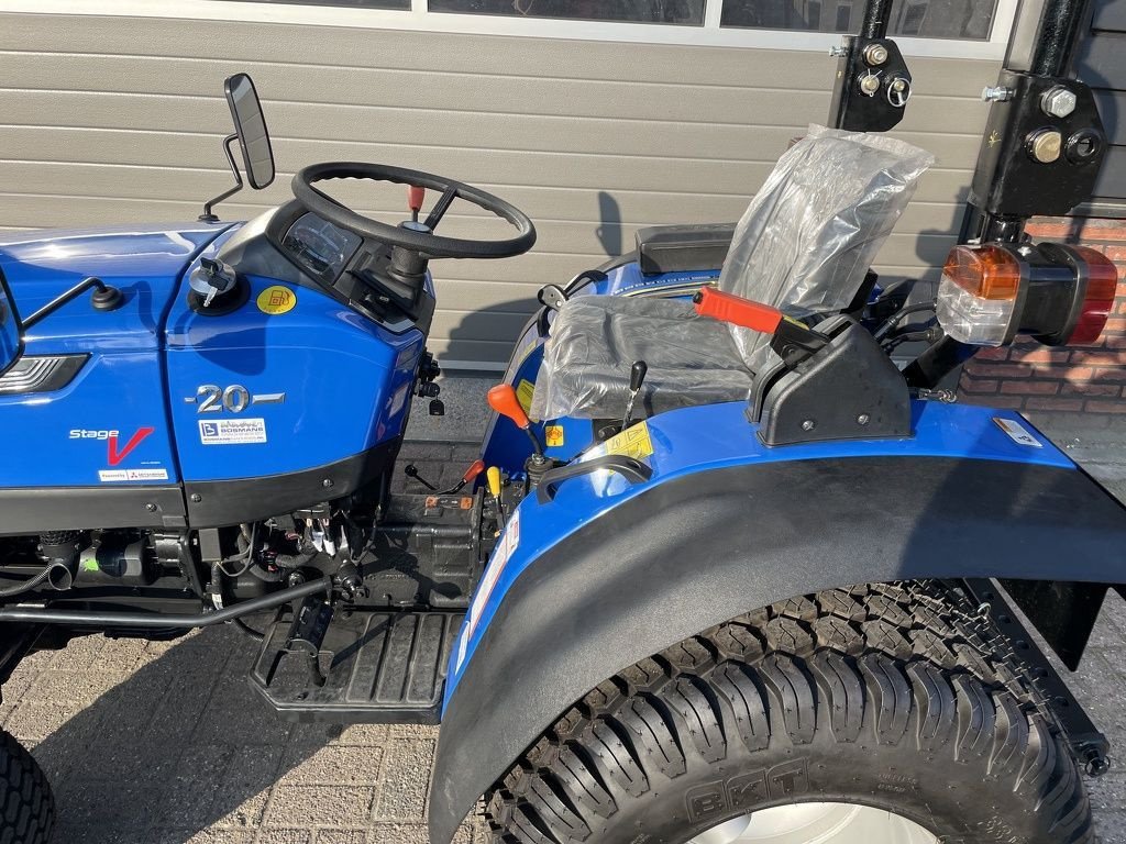 Traktor des Typs Solis 20 4WD (18.5 PK mitsubishi) minitractor NIEUW gazonbanden, Neumaschine in Neer (Bild 8)