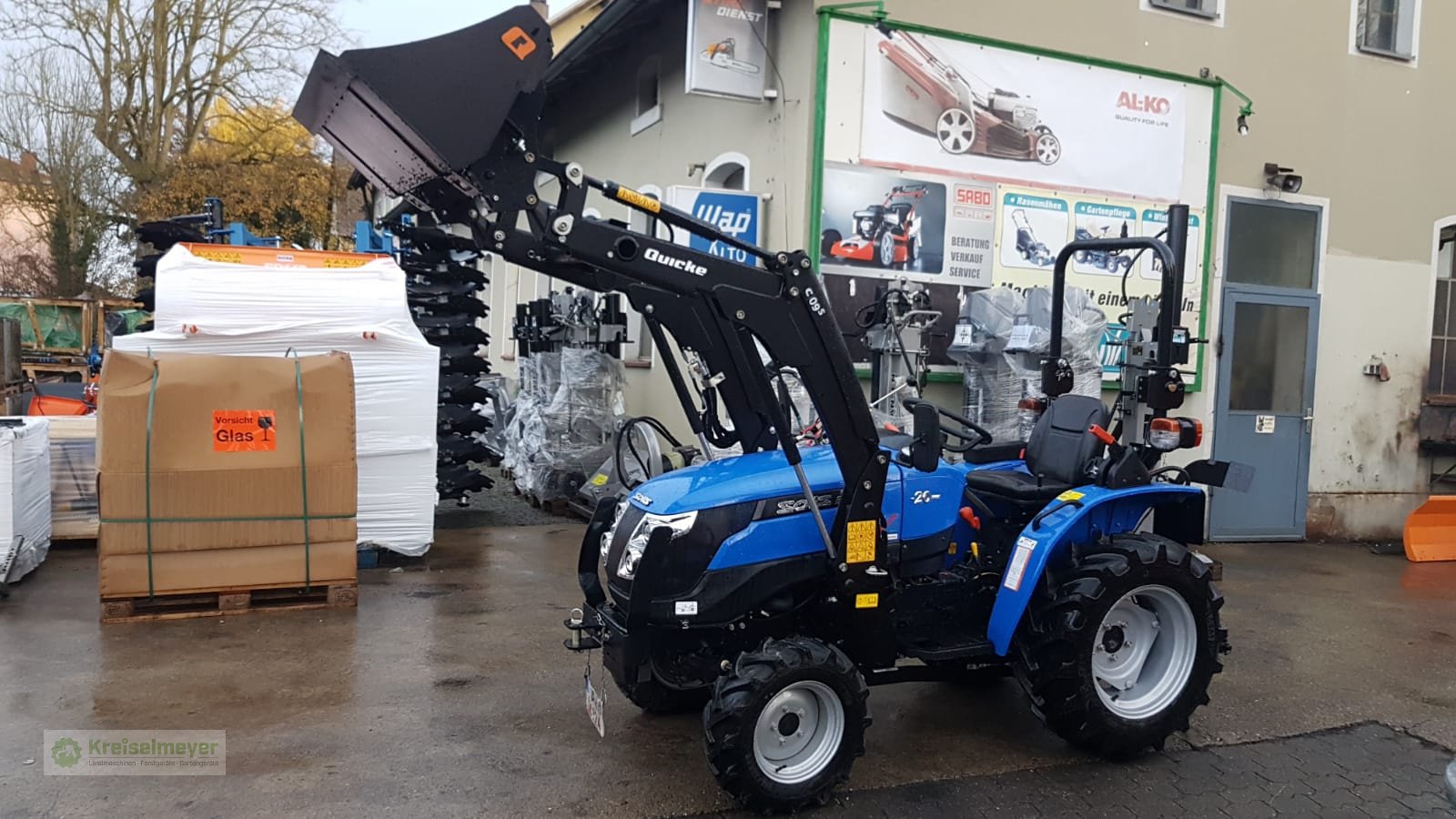Traktor des Typs Solis 20 + Alö Quicke C09s Frontlader + Schaufel + inkl. Zulassungspapiere NEU, Neumaschine in Feuchtwangen (Bild 1)