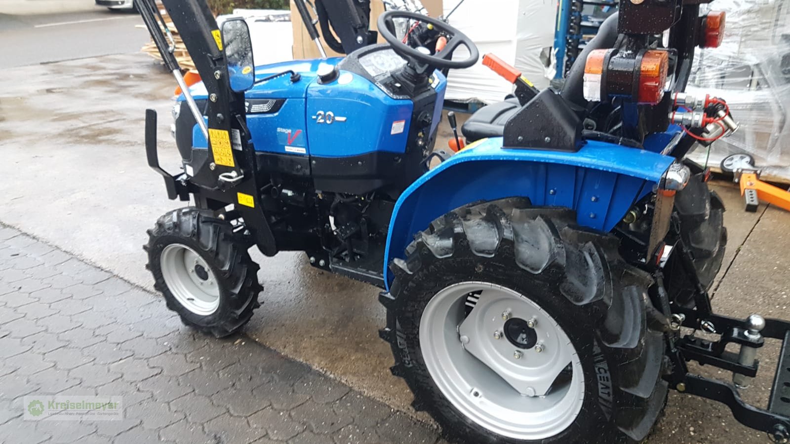 Traktor des Typs Solis 20 + Alö Quicke C09s Frontlader + Schaufel + inkl. Zulassungspapiere NEU, Neumaschine in Feuchtwangen (Bild 3)