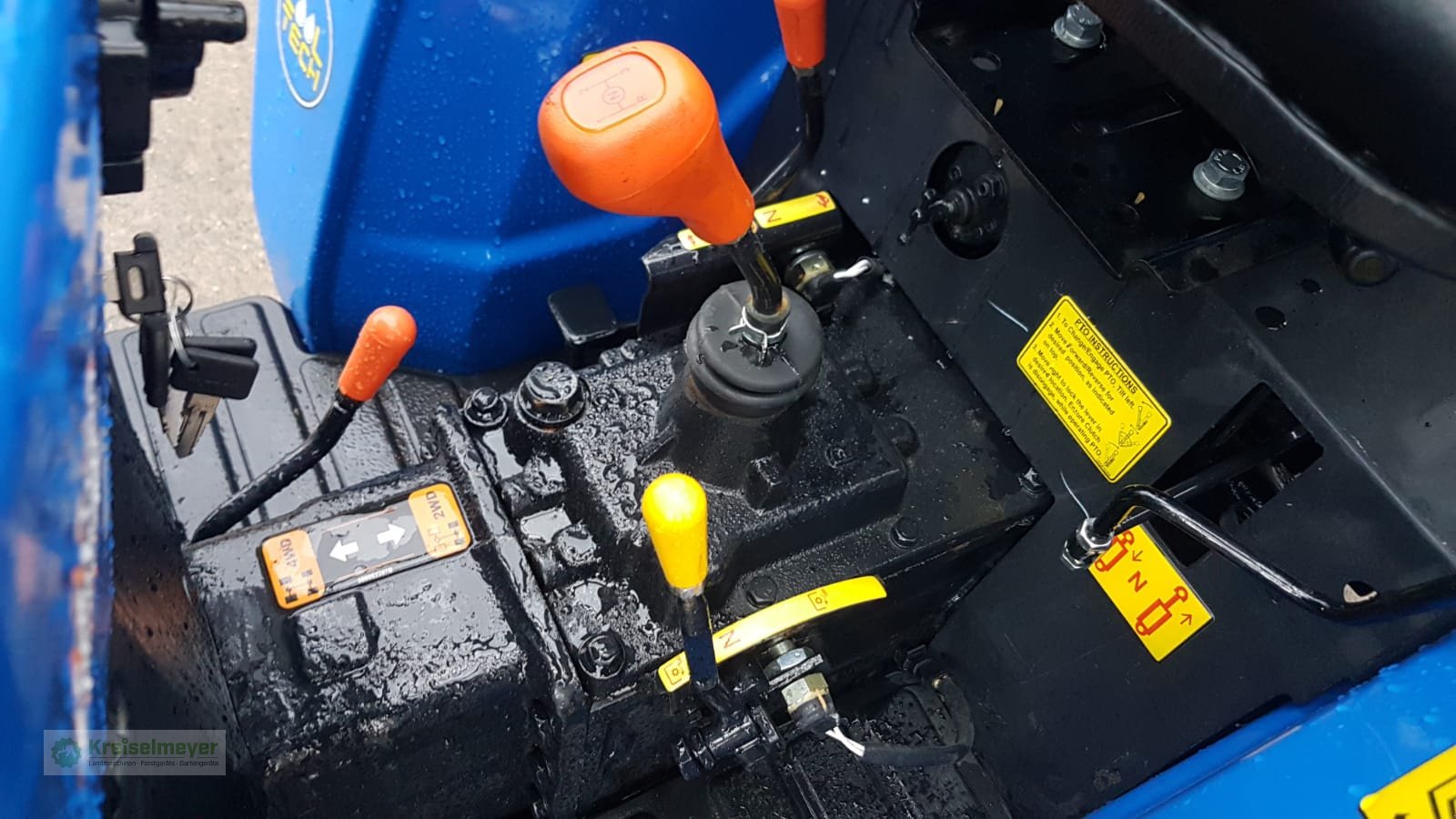 Traktor des Typs Solis 20 + Alö Quicke C09s Frontlader + Schaufel + inkl. Zulassungspapiere NEU, Neumaschine in Feuchtwangen (Bild 5)