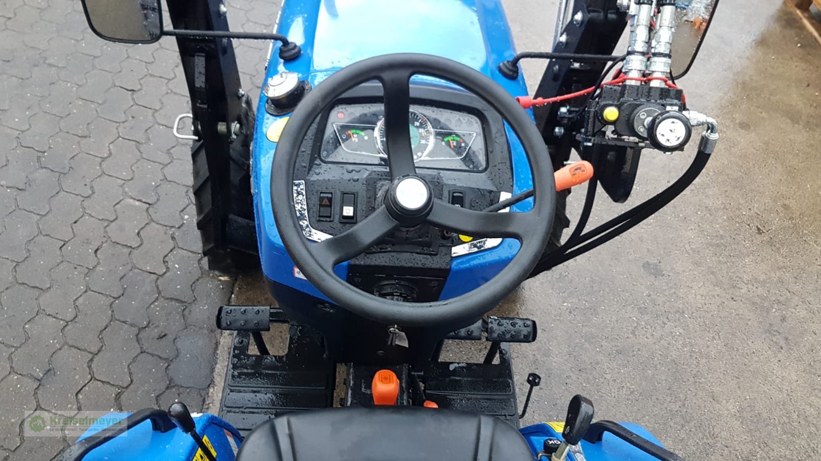 Traktor des Typs Solis 20 + Alö Quicke C09s Frontlader + Schaufel + inkl. Zulassungspapiere NEU, Neumaschine in Feuchtwangen (Bild 8)