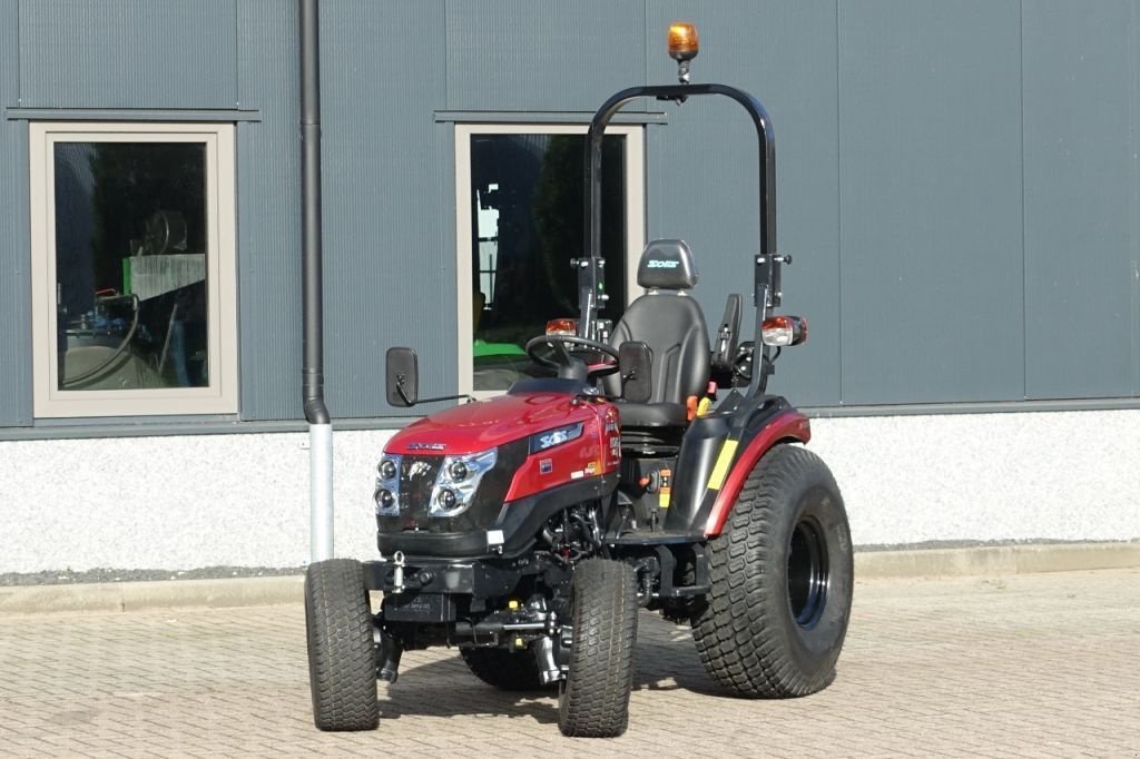 Traktor des Typs Solis 26 4wd HST / 00003 Draaiuren / Limited Edition Red, Gebrauchtmaschine in Swifterband (Bild 1)