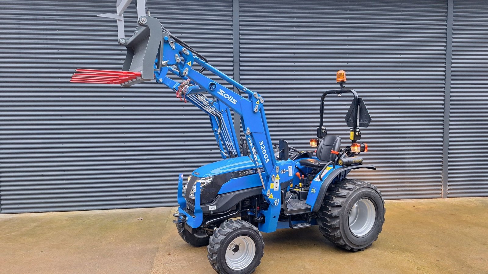 Traktor del tipo Solis 26 6+2 gear maskine, Gebrauchtmaschine In Rødekro (Immagine 1)