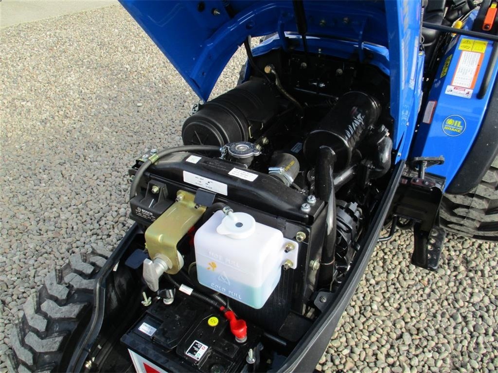 Traktor del tipo Solis 26 6+2 gearmaskine med Servostyrring og Industri hjul, Gebrauchtmaschine In Lintrup (Immagine 7)