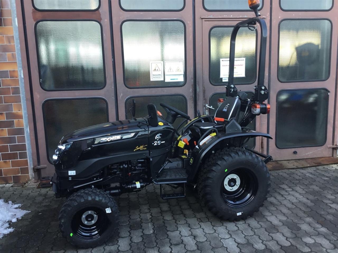 Traktor du type Solis 26 6/2 Panther, Neumaschine en Ampfing (Photo 1)