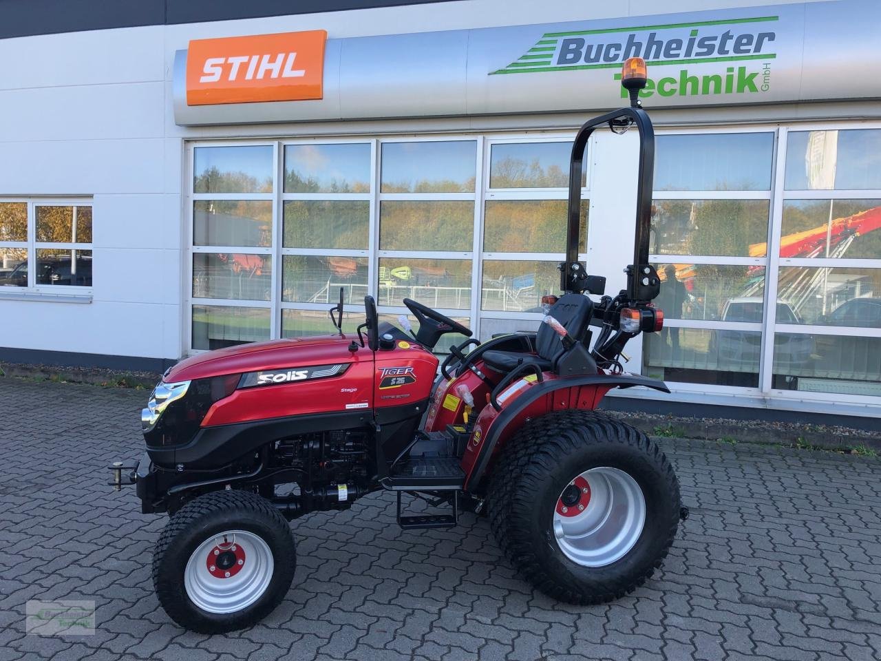 Traktor of the type Solis 26 6+2 Tiger, Neumaschine in Hess.Oldendorf (Picture 1)