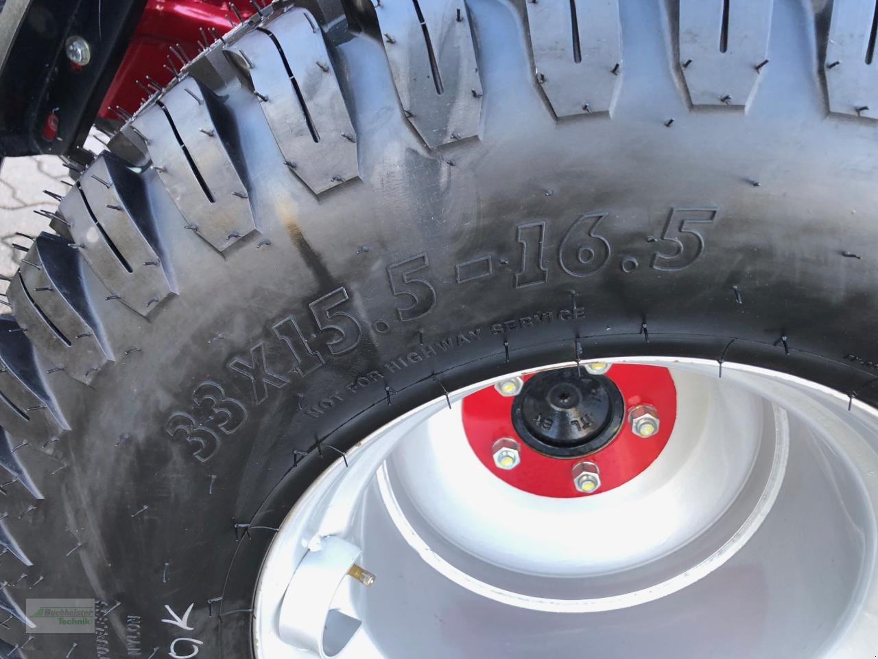 Traktor of the type Solis 26 6+2 Tiger, Neumaschine in Hess.Oldendorf (Picture 10)