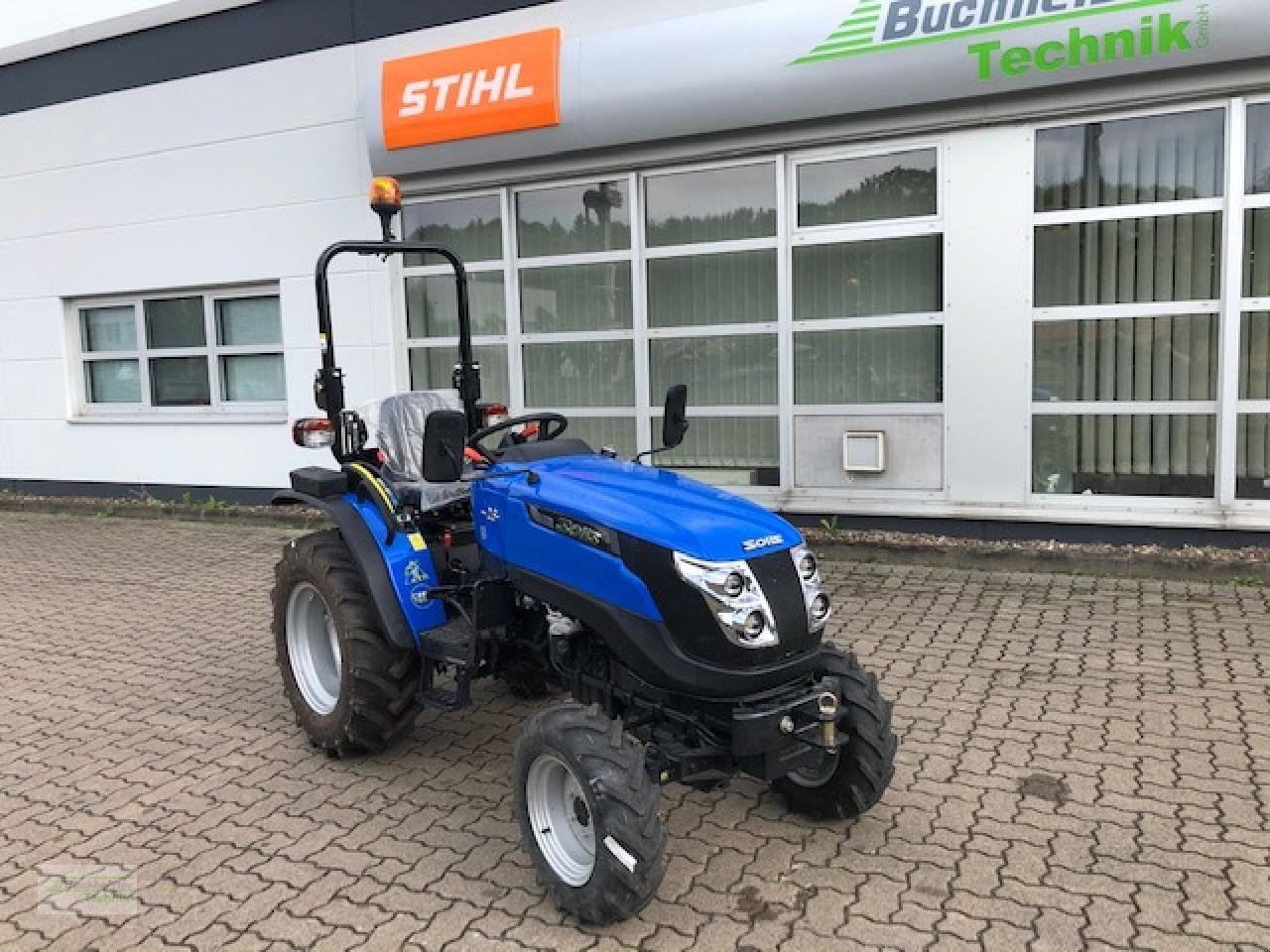 Traktor of the type Solis 26 6+2, Neumaschine in Hess.Oldendorf (Picture 2)