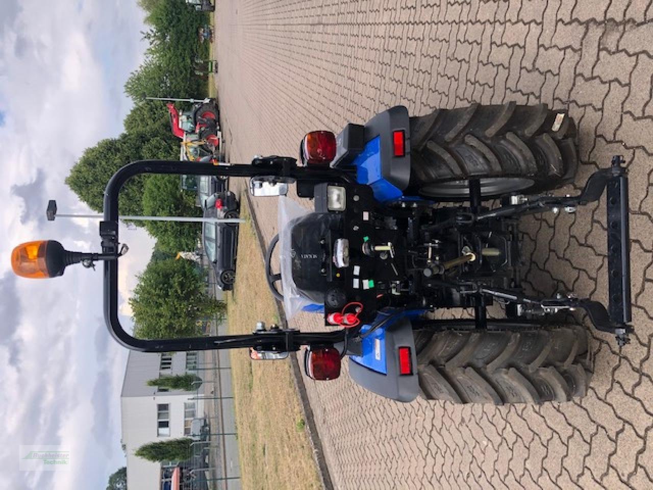 Traktor of the type Solis 26 6+2, Neumaschine in Hess.Oldendorf (Picture 4)