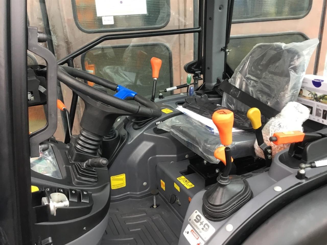 Traktor du type Solis 26 9+9 CAB, Neumaschine en Ampfing (Photo 7)