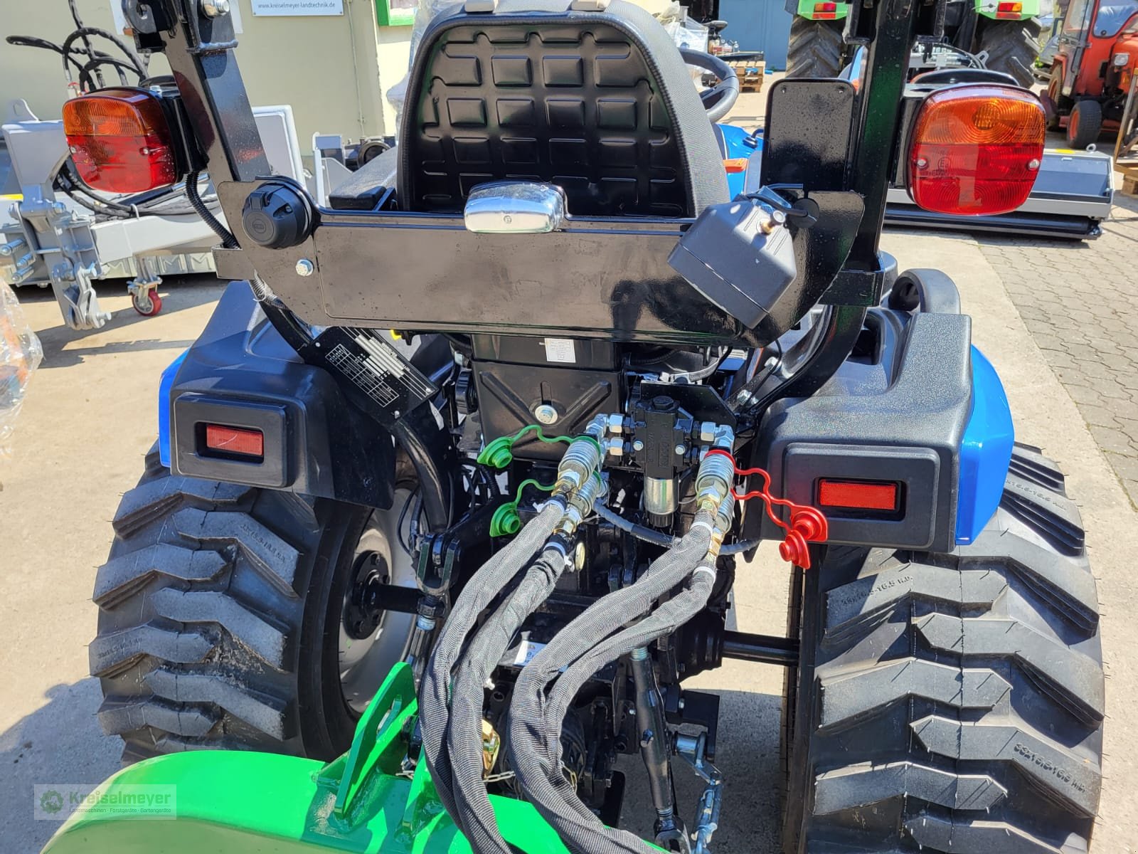 Traktor typu Solis 26 9+9 mit Ausliegemulcher 125cm + Industriereifen + Straßenzulassung NEU Allrad, Neumaschine v Feuchtwangen (Obrázek 20)