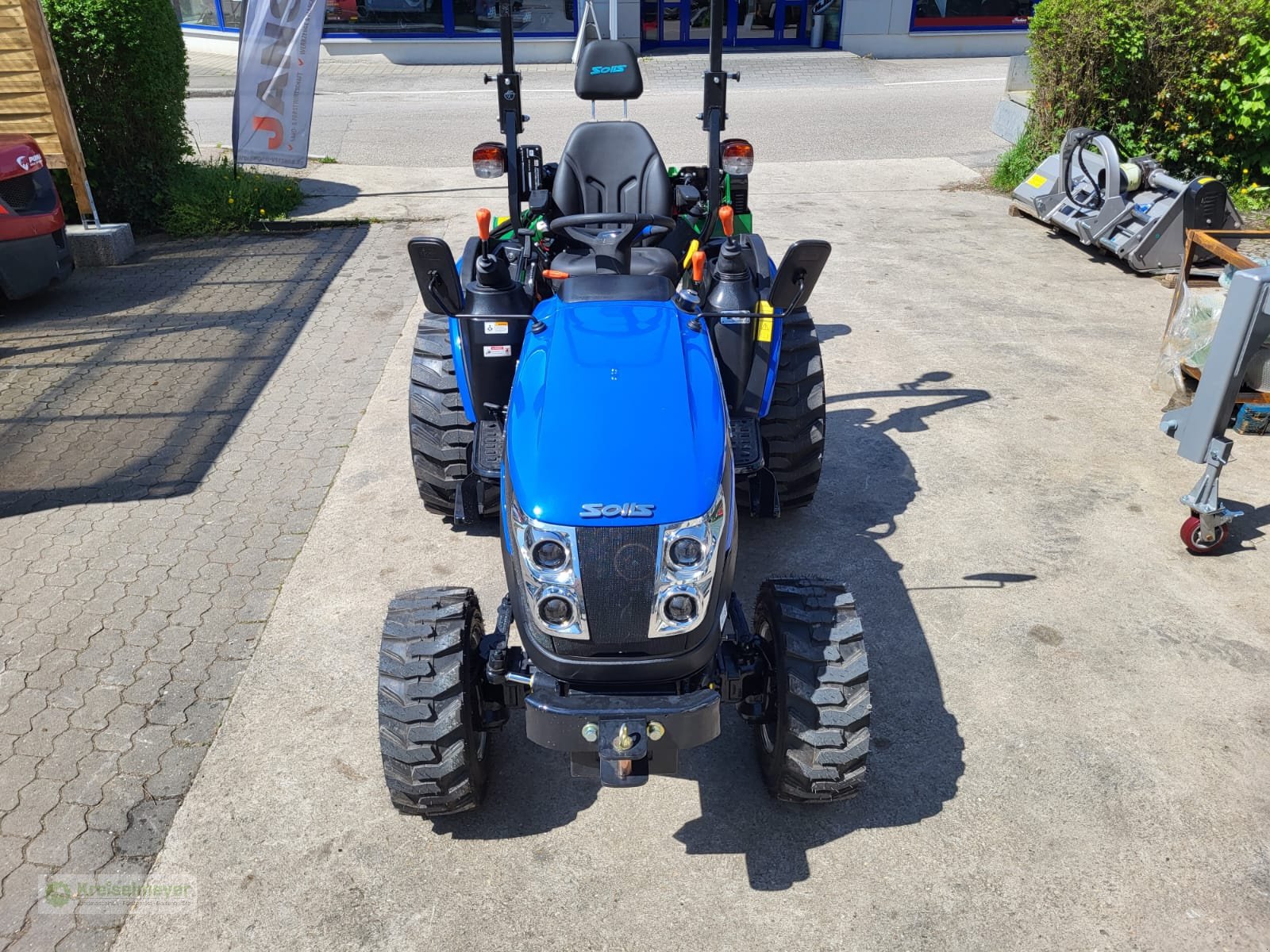 Traktor typu Solis 26 9+9 mit Ausliegemulcher 125cm + Industriereifen + Straßenzulassung NEU Allrad, Neumaschine v Feuchtwangen (Obrázek 23)