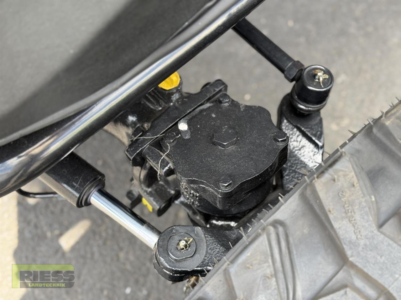 Traktor des Typs Solis 26 9+9 Rops Panther (Black), Neumaschine in Homberg/Ohm - Maulbach (Bild 9)