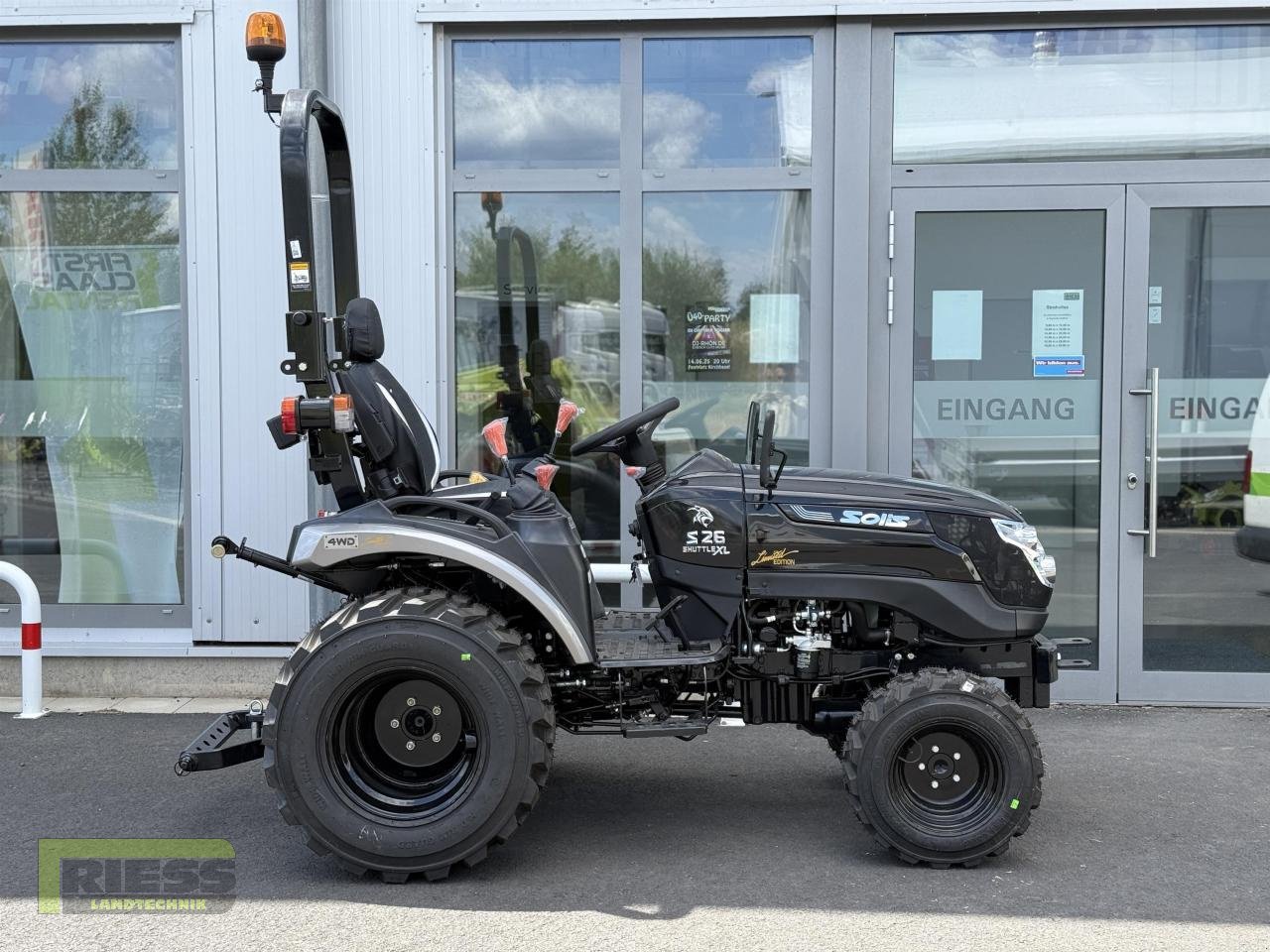 Traktor des Typs Solis 26 9+9 Rops Panther (Black), Neumaschine in Homberg/Ohm - Maulbach (Bild 11)