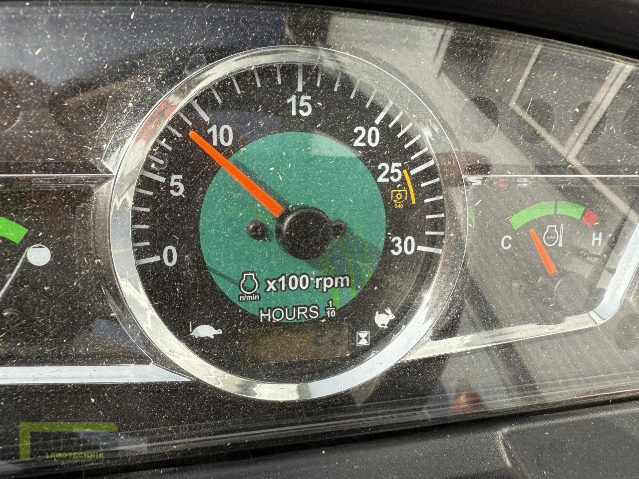 Traktor des Typs Solis 26 9+9 Rops Panther (Black), Neumaschine in Homberg/Ohm - Maulbach (Bild 7)