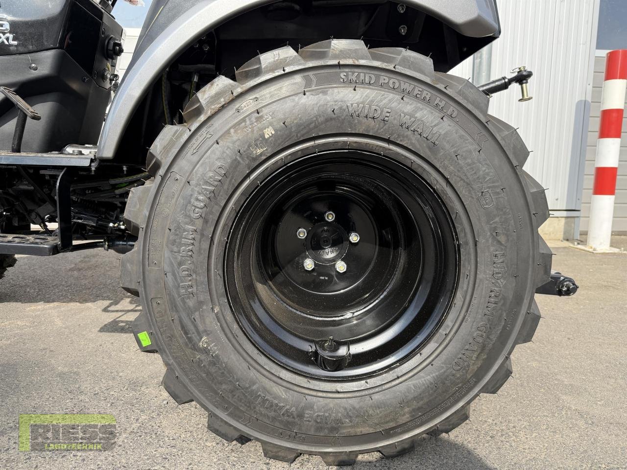 Traktor des Typs Solis 26 9+9 Rops Panther (Black), Neumaschine in Homberg/Ohm - Maulbach (Bild 12)