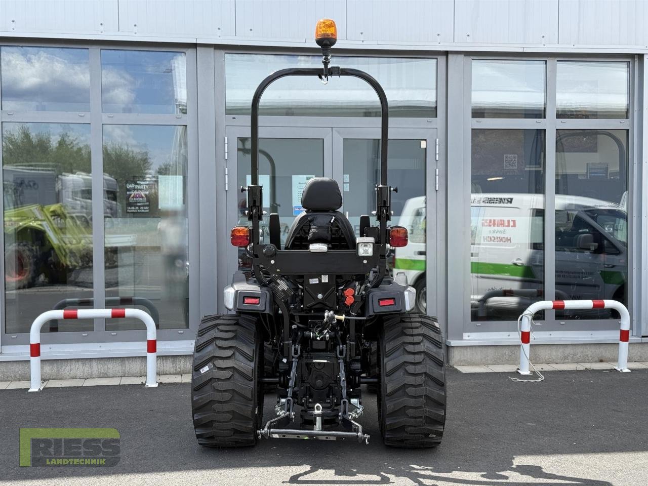 Traktor του τύπου Solis 26 9+9 Rops Panther (Black), Neumaschine σε Homberg/Ohm - Maulbach (Φωτογραφία 3)