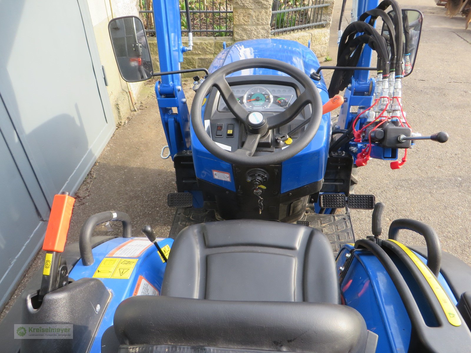 Traktor a típus Solis 26 + Alö Quicke C12s Frontlader + Schaufel + Straßenzulassung 3. Jahre Garantie, Neumaschine ekkor: Feuchtwangen (Kép 9)