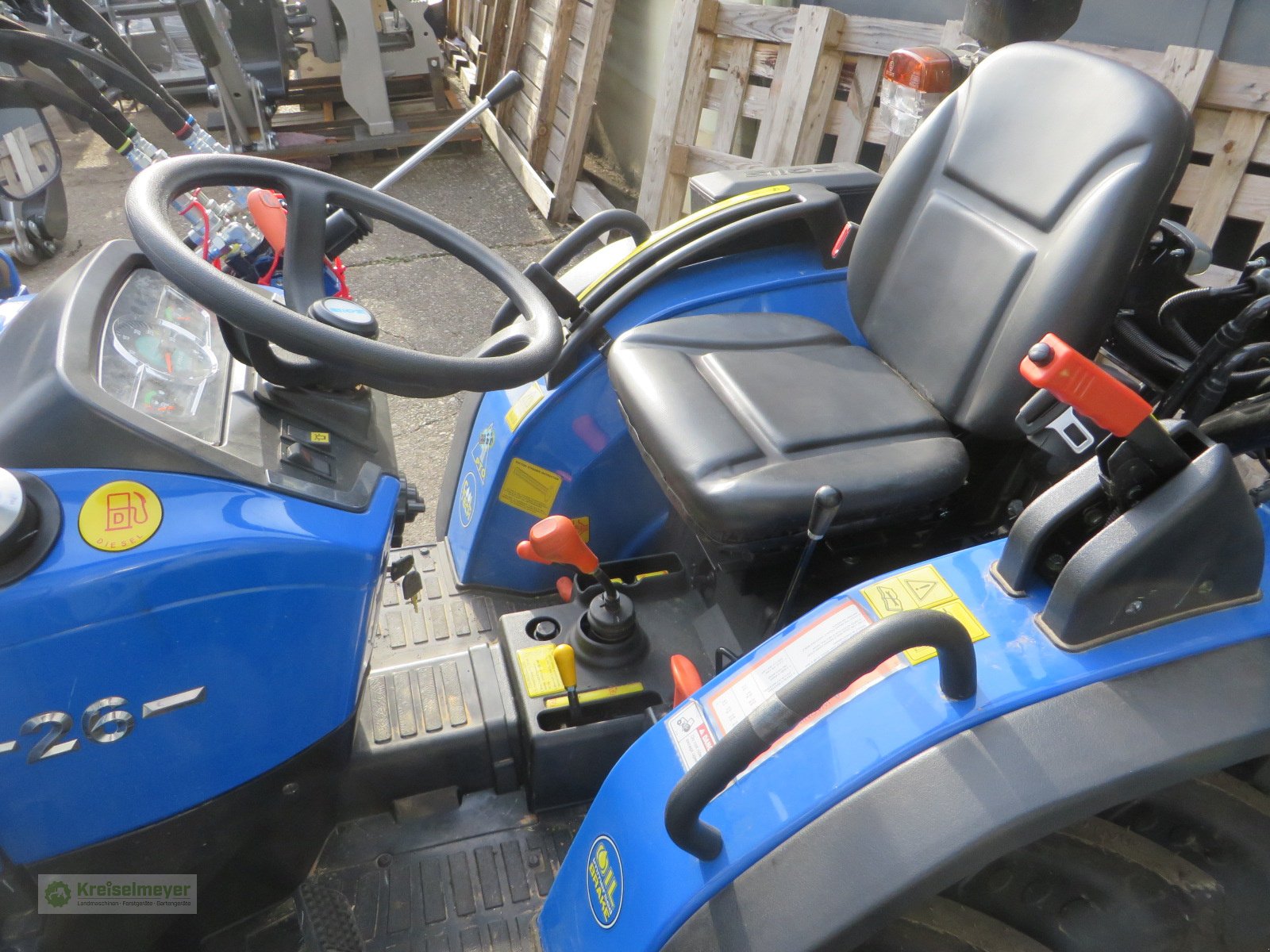 Traktor a típus Solis 26 + Alö Quicke C12s Frontlader + Schaufel + Straßenzulassung 3. Jahre Garantie, Neumaschine ekkor: Feuchtwangen (Kép 11)