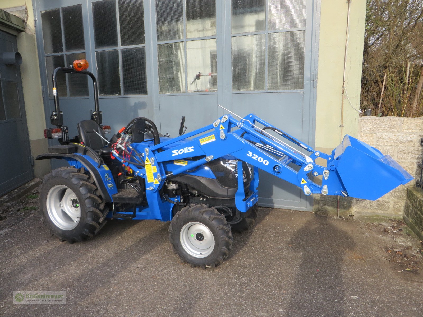 Traktor a típus Solis 26 + Alö Quicke C12s Frontlader + Schaufel + Straßenzulassung 3. Jahre Garantie, Neumaschine ekkor: Feuchtwangen (Kép 14)