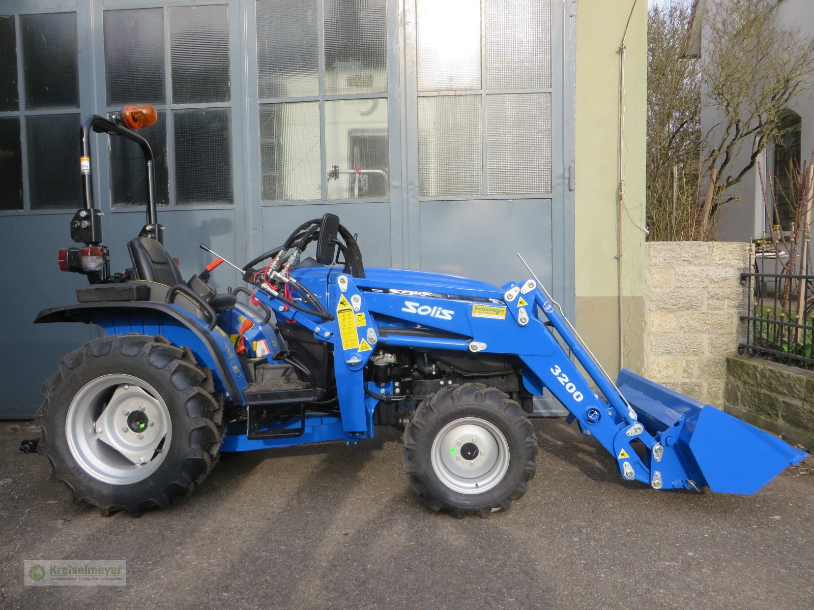 Traktor a típus Solis 26 + Alö Quicke C12s Frontlader + Schaufel + Straßenzulassung 3. Jahre Garantie, Neumaschine ekkor: Feuchtwangen (Kép 15)