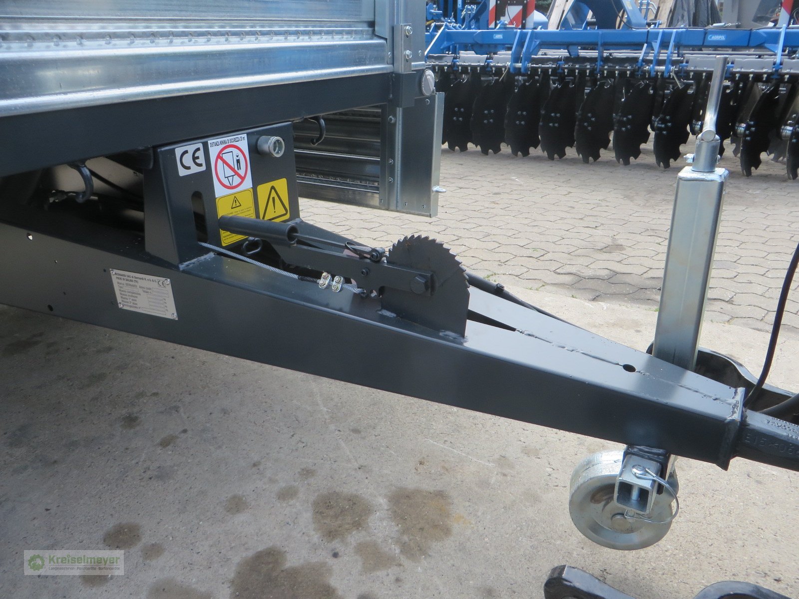 Traktor of the type Solis 26 + Bernardi E15 Kipper PAKET AKTION Neu, Neumaschine in Feuchtwangen (Picture 15)