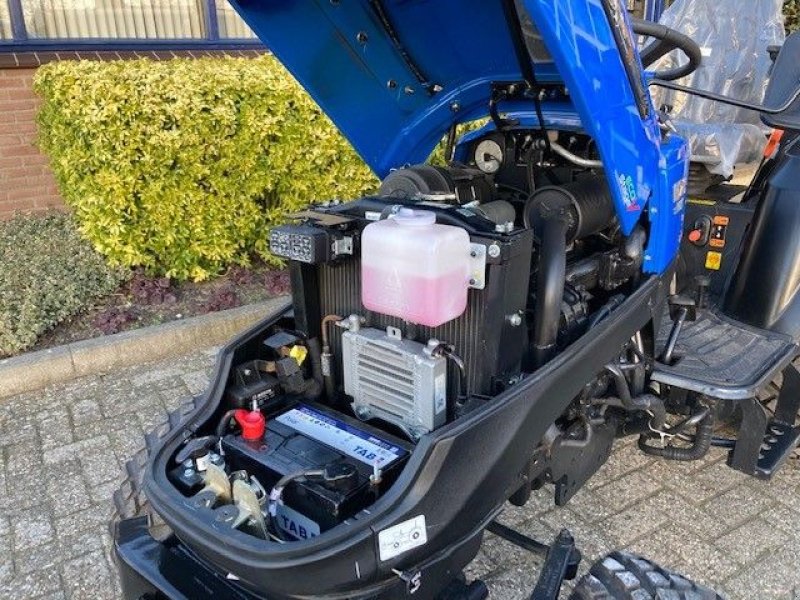 Traktor van het type Solis 26 HST 4wd, Neumaschine in Dronten (Foto 8)