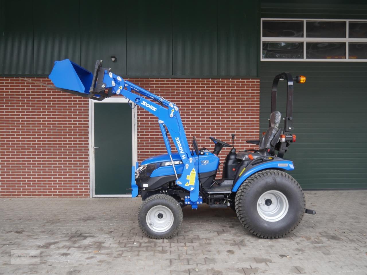 Traktor of the type Solis 26 HST + Frontlader, Vorführmaschine in Borken (Picture 5)