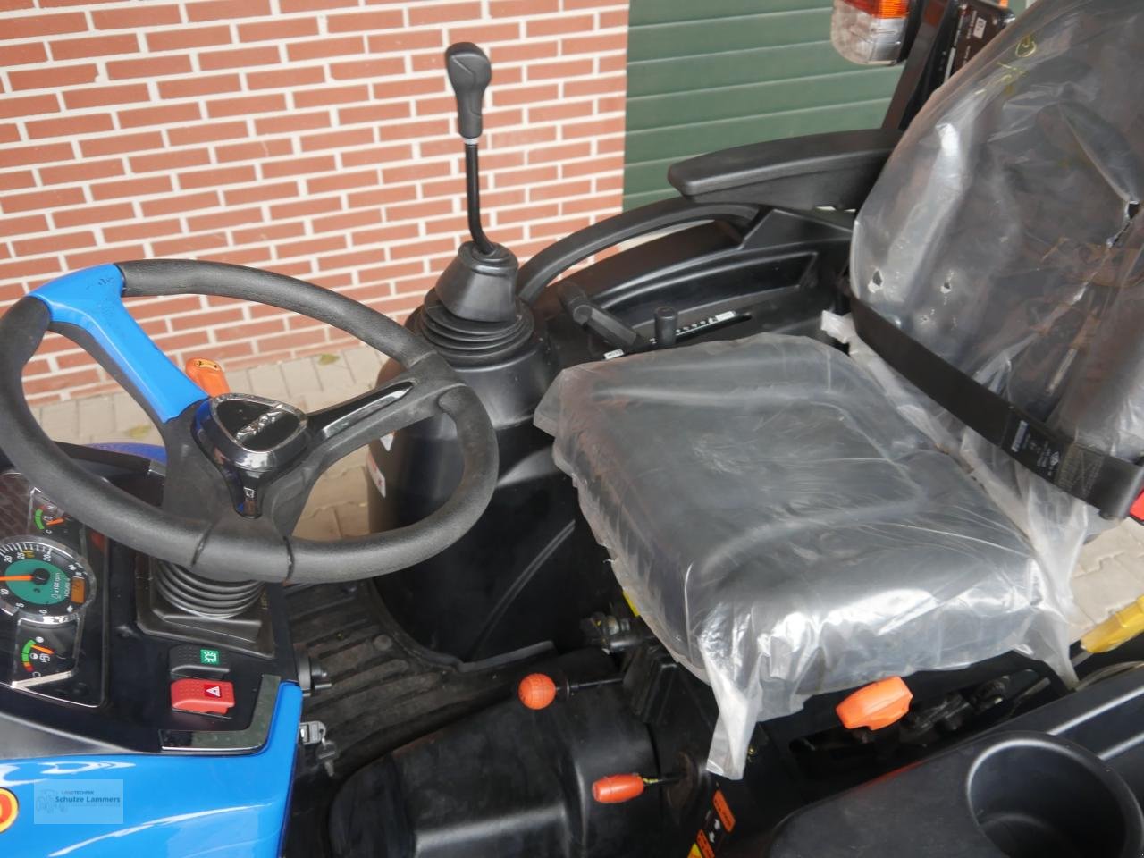 Traktor of the type Solis 26 HST + Frontlader, Vorführmaschine in Borken (Picture 11)