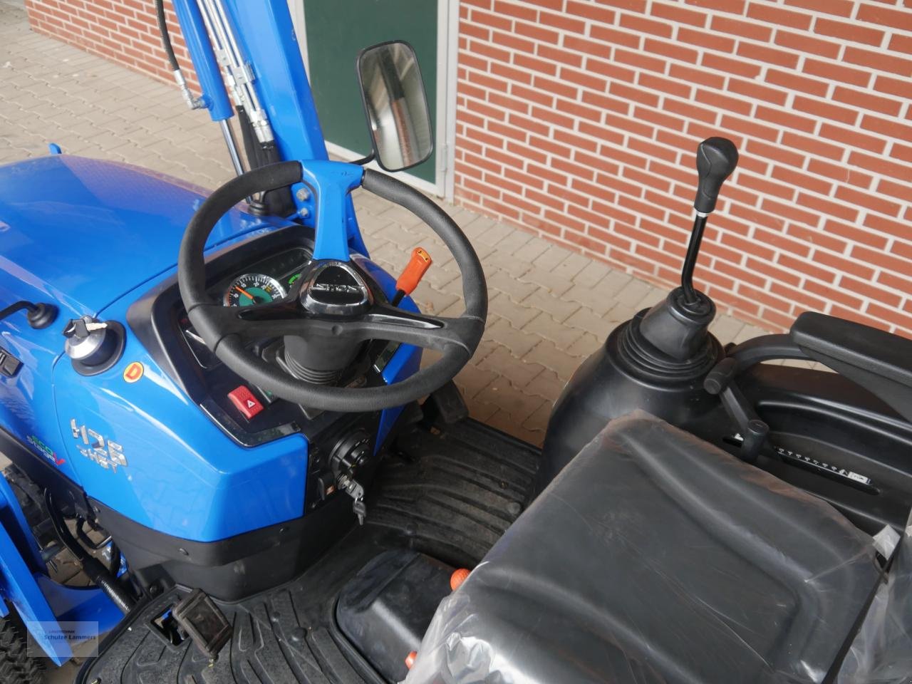 Traktor of the type Solis 26 HST + Frontlader, Vorführmaschine in Borken (Picture 12)