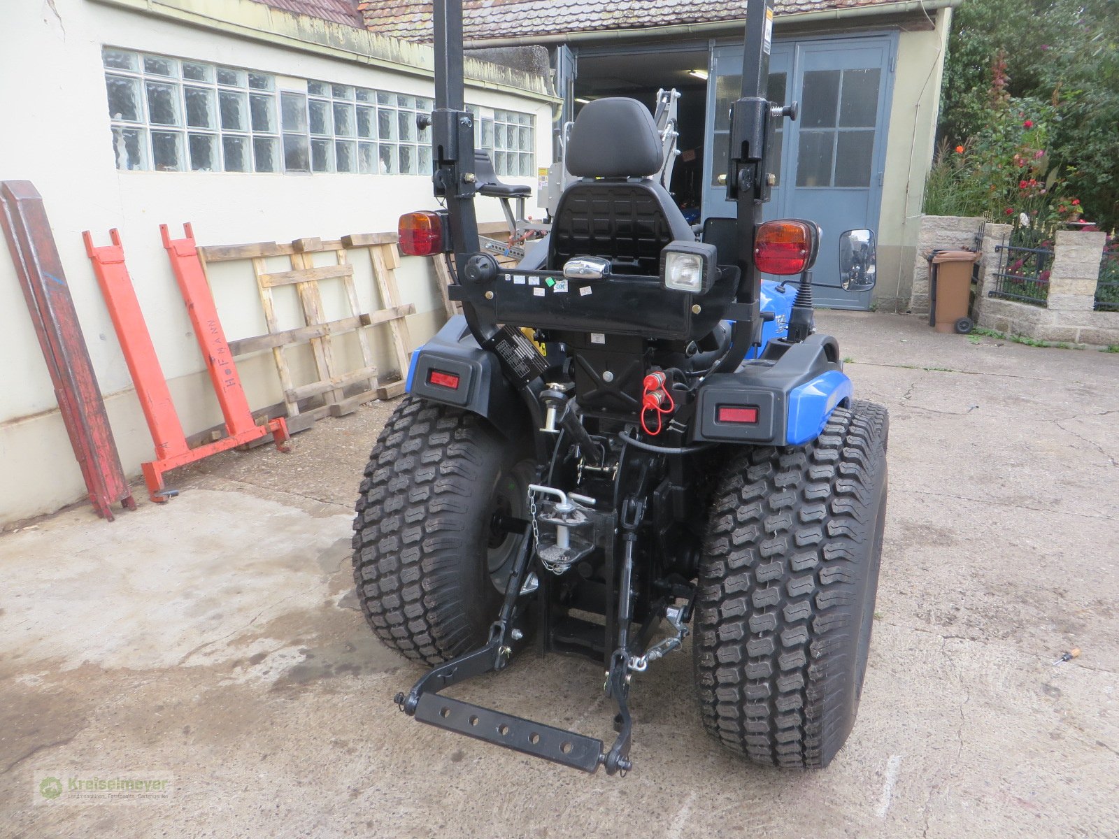 Traktor tipa Solis 26 HST  Hydrostat Getriebe + Fronthydraulik / Frontzapfwelle + Rasenbereifung Kleintraktor, Neumaschine u Feuchtwangen (Slika 4)