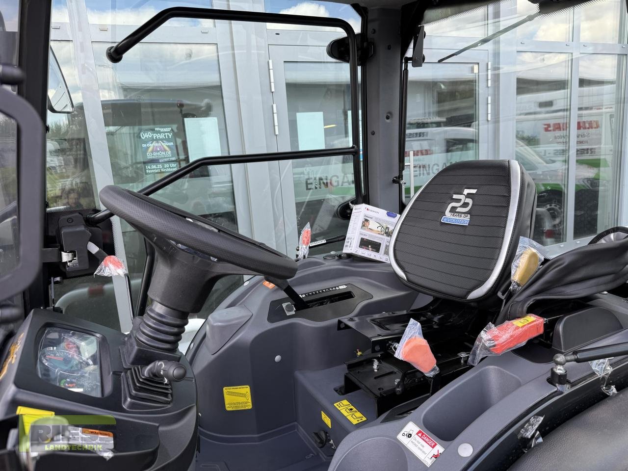 Traktor Türe ait Solis 26 HST Kabine Panther (Black), Neumaschine içinde Homberg/Ohm - Maulbach (resim 4)