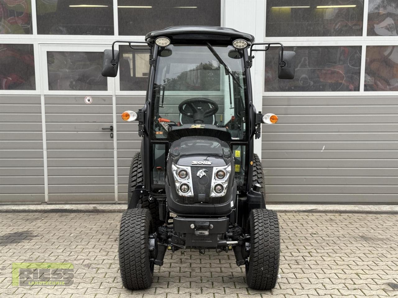 Traktor des Typs Solis 26 HST Kabine Panther (Black), Neumaschine in Homberg/Ohm - Maulbach (Bild 9)