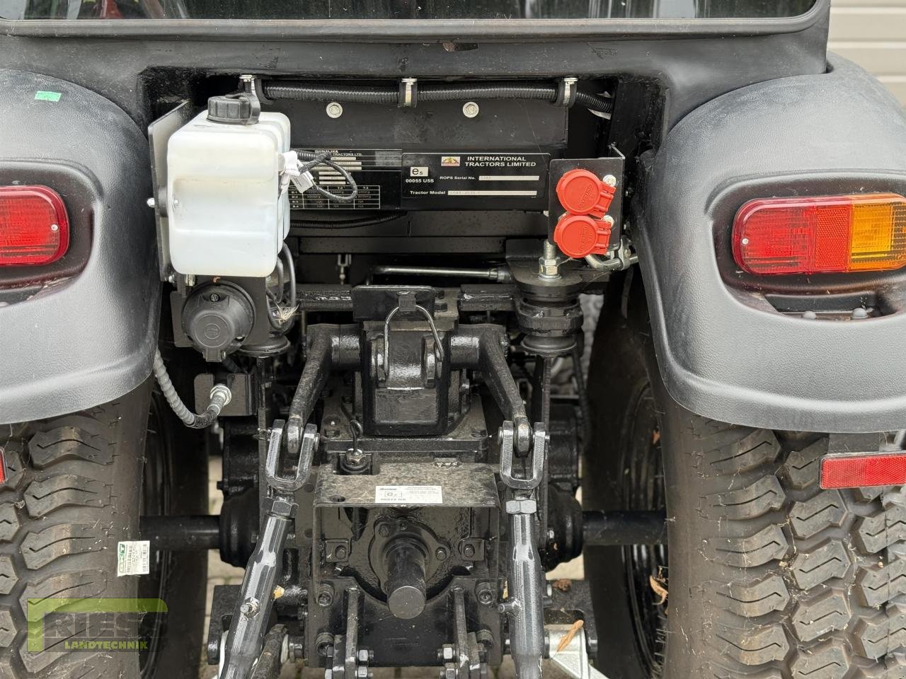 Traktor des Typs Solis 26 HST Kabine Panther (Black), Neumaschine in Homberg/Ohm - Maulbach (Bild 11)