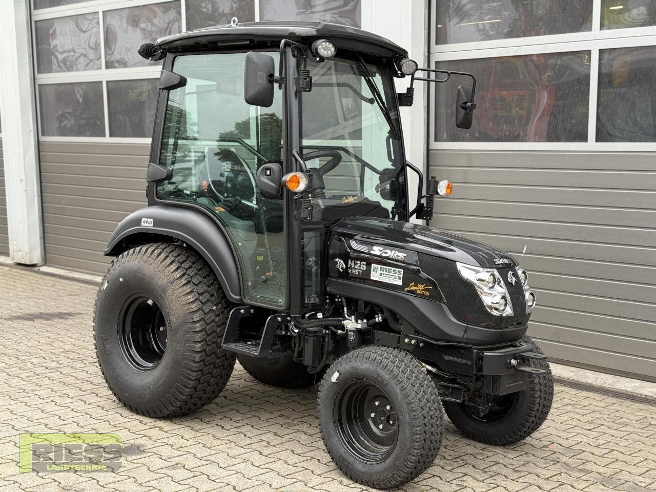 Traktor des Typs Solis 26 HST Kabine Panther (Black), Neumaschine in Homberg/Ohm - Maulbach (Bild 14)