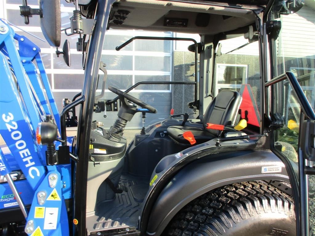 Traktor от тип Solis 26 HST Med kabine, Turf hjul og frontlæsser., Gebrauchtmaschine в Lintrup (Снимка 8)