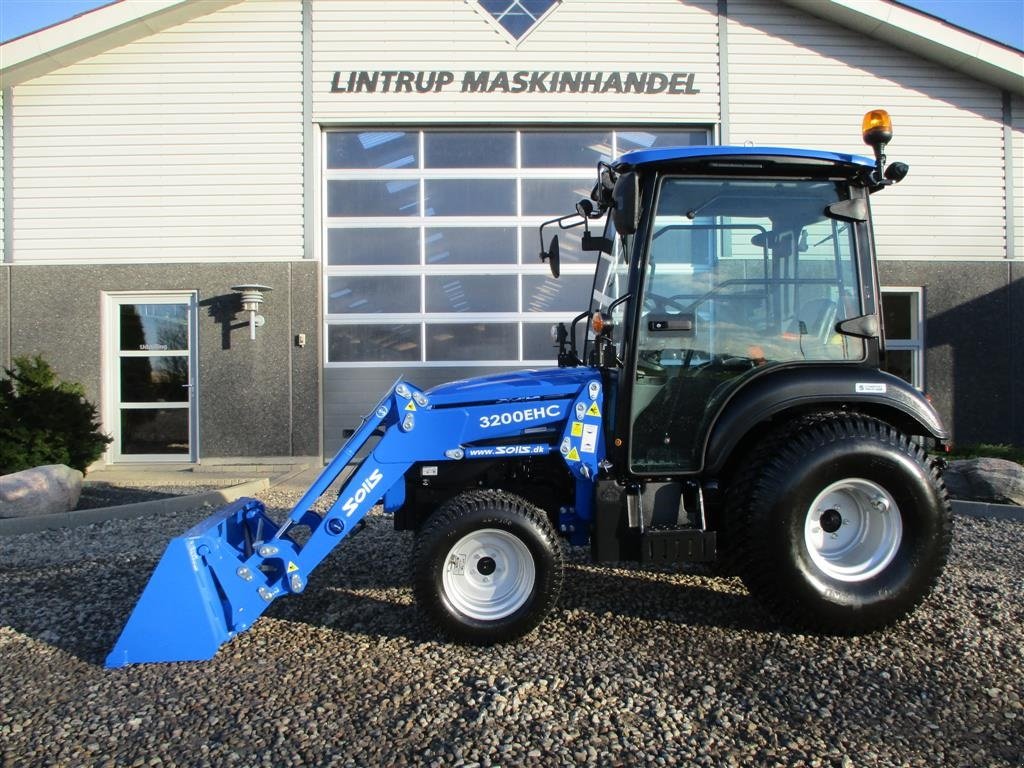 Traktor des Typs Solis 26 HST Med kabine, Turf hjul og frontlæsser., Gebrauchtmaschine in Lintrup (Bild 1)