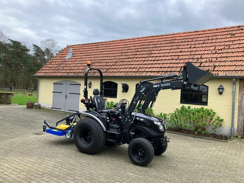 Traktor des Typs Solis 26 HST minitractor NIEUW black edition met frontlader, Neumaschine in Neer (Bild 2)