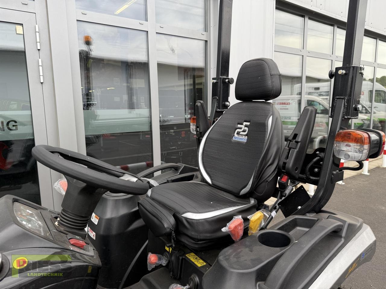 Traktor typu Solis 26 HST Rops Panther, Neumaschine v Homberg/Ohm - Maulbach (Obrázek 4)