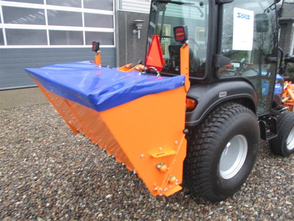 Traktor типа Solis 26 HST Snow Edition med frontlift, front PTO, Thyregod TK 1600 kost, med hydraulisk sving og SSP140 saltudlægger, Gebrauchtmaschine в Lintrup (Фотография 17)