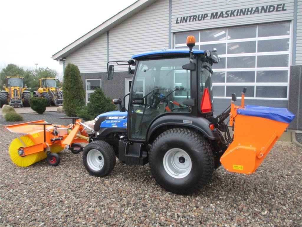 Traktor za tip Solis 26 HST Snow Edition med frontlift, front PTO, Thyregod TK 1600 kost, med hydraulisk sving og SSP140 saltudlægger, Gebrauchtmaschine u Lintrup (Slika 10)