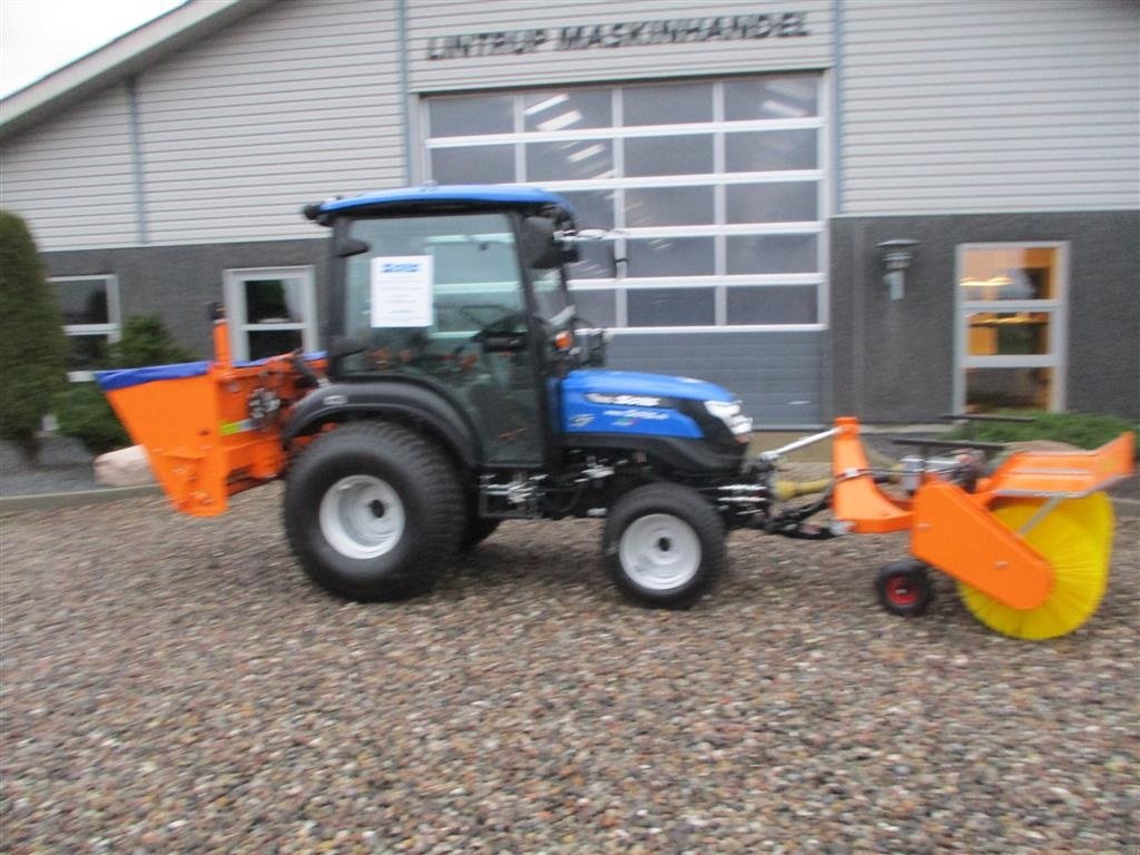 Traktor za tip Solis 26 HST Snow Edition med frontlift, front PTO, Thyregod TK 1600 kost, med hydraulisk sving og SSP140 saltudlægger, Gebrauchtmaschine u Lintrup (Slika 13)