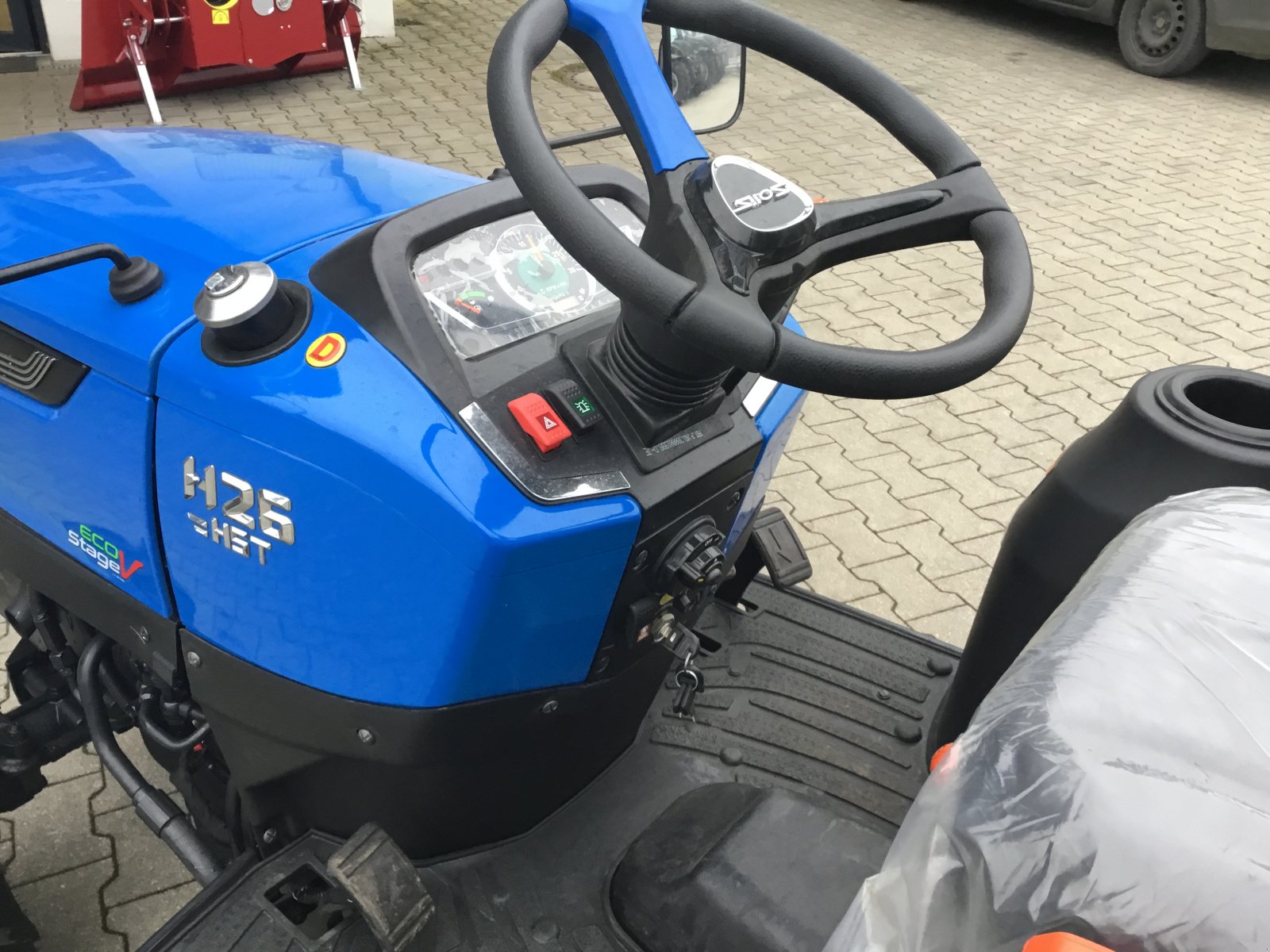 Traktor of the type Solis 26 Hst, Neumaschine in Deggendorf (Picture 9)